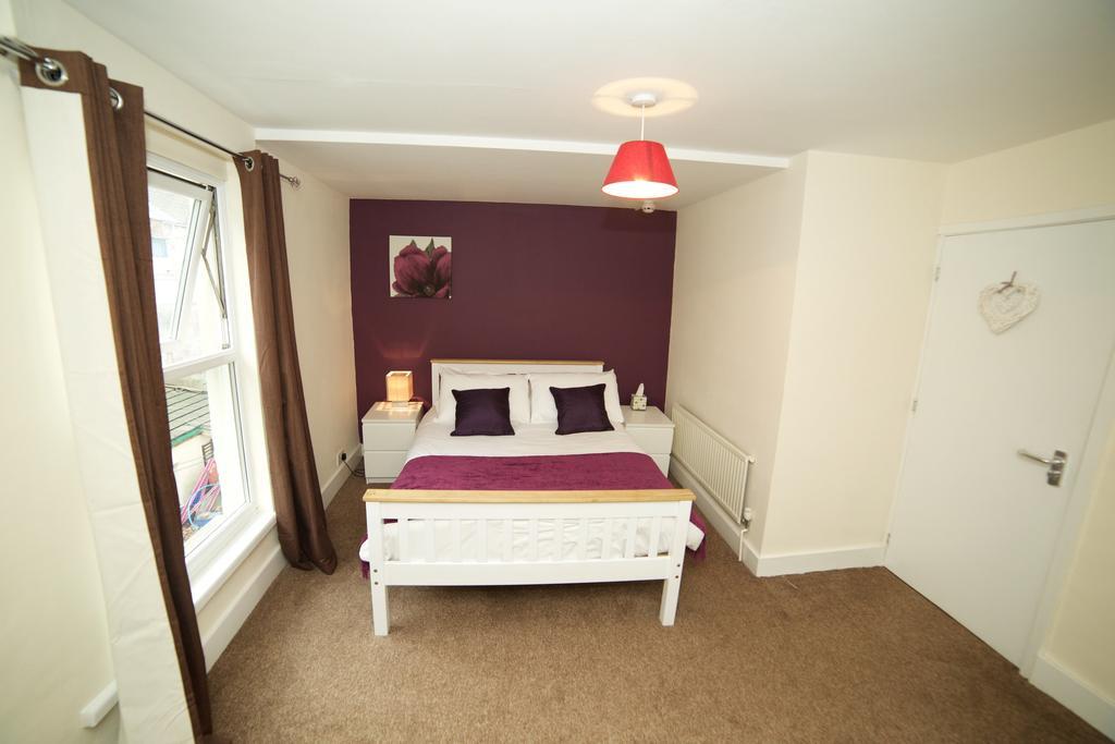 Bristol Serviced Lets - 152/154 Bath Road 객실 사진