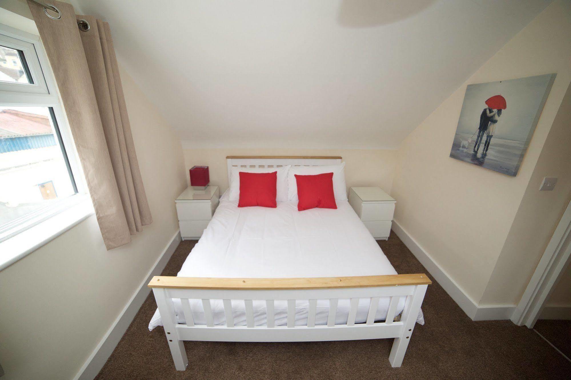 Bristol Serviced Lets - 152/154 Bath Road 외부 사진